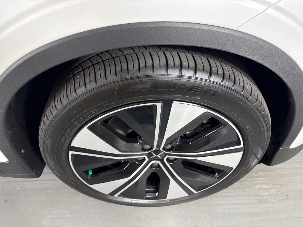 Used 2023 White Polestar Long Range Dual Motor image 11