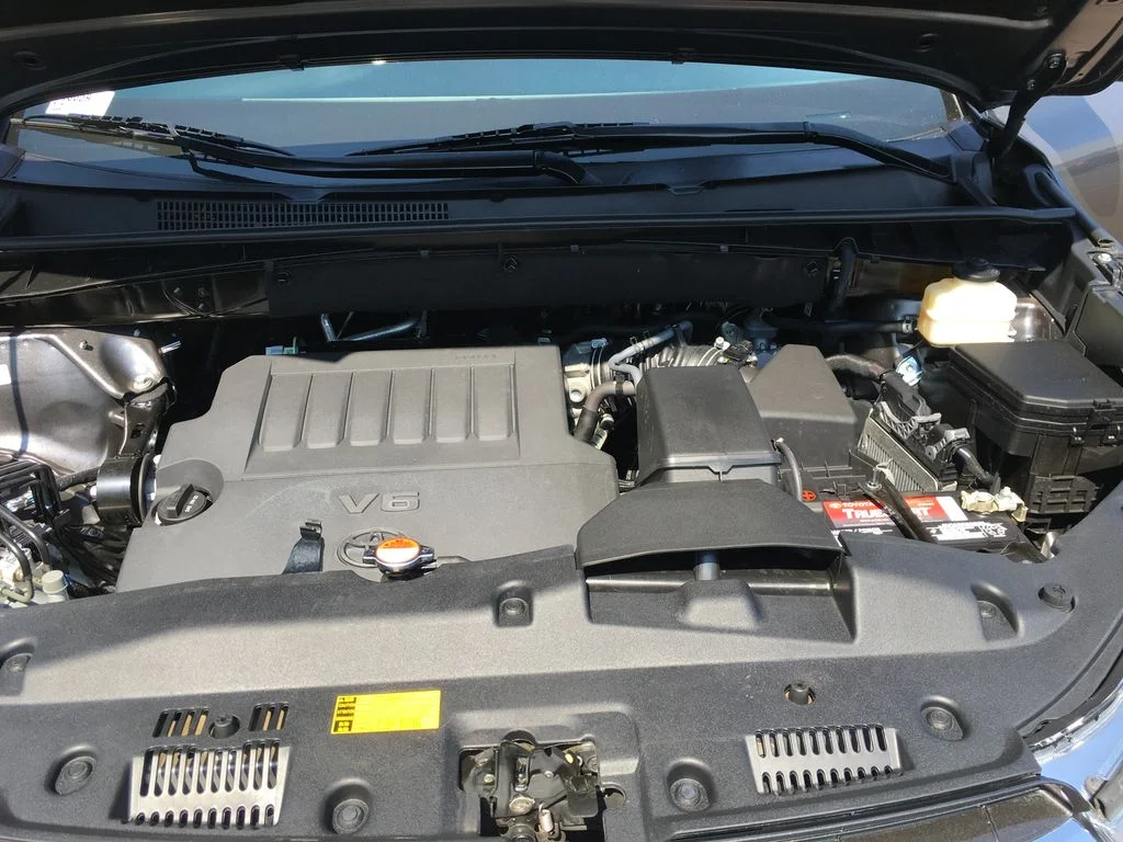 Used 2016 Gray Toyota XLE V6 image 12