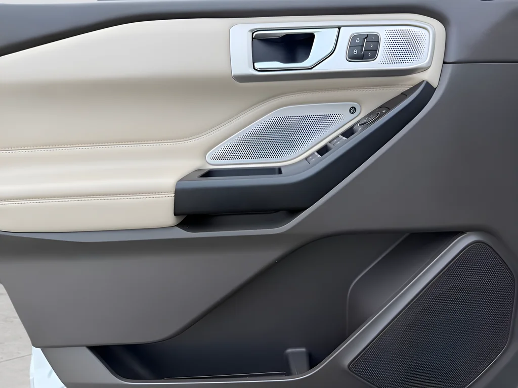 Used 2020 White Ford Platinum image 9