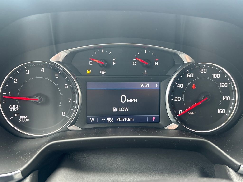 Used 2024 Summit White Chevrolet 2LT image 25