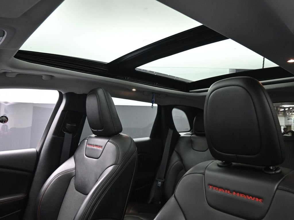 Used 2021 Red Jeep Trailhawk image 21