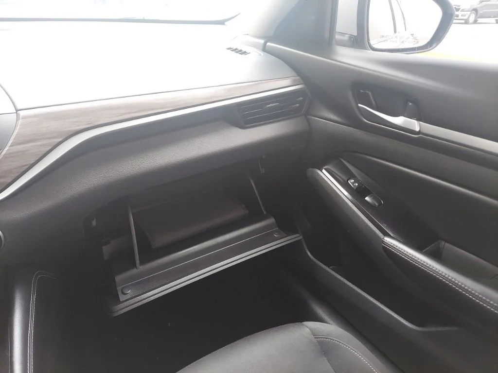 Used 2023 Silver Nissan 2.5 SV image 29