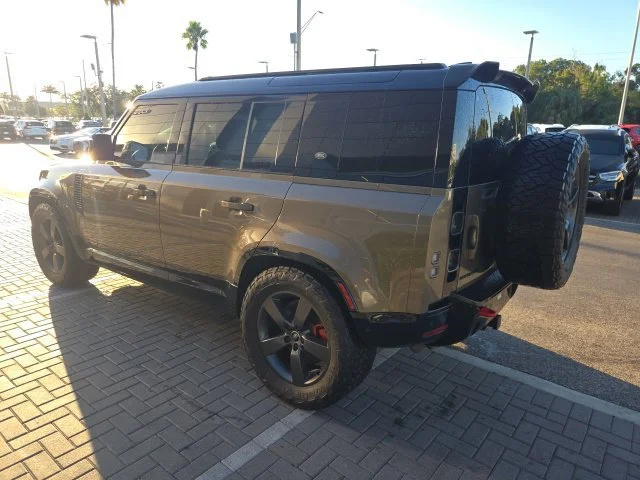 Used 2023 Gondwana Stone Metallic Land Rover X image 3