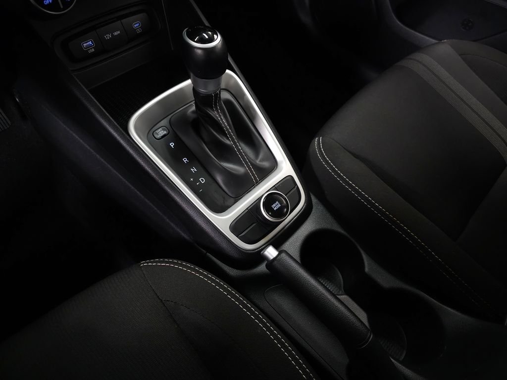 2025 Hyundai Venue SEL - Photo 26