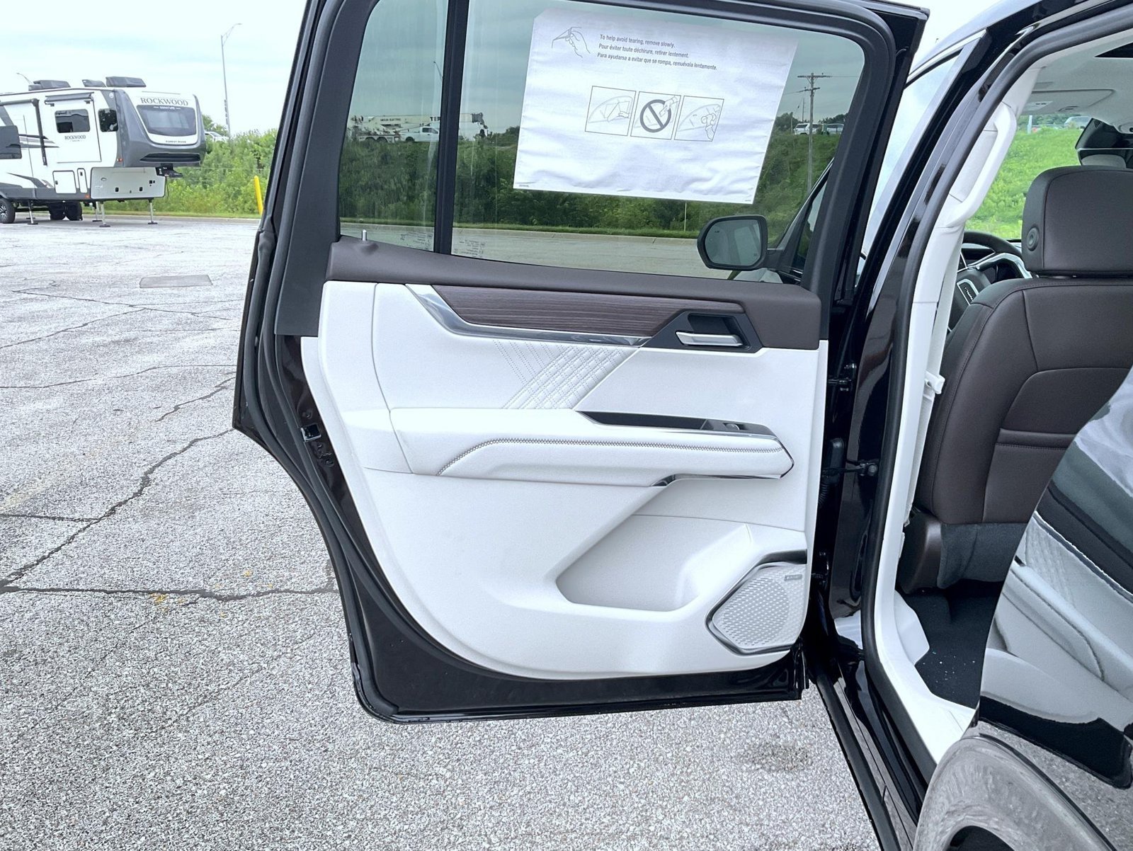 2027 GMC Acadia Denali - Photo 21