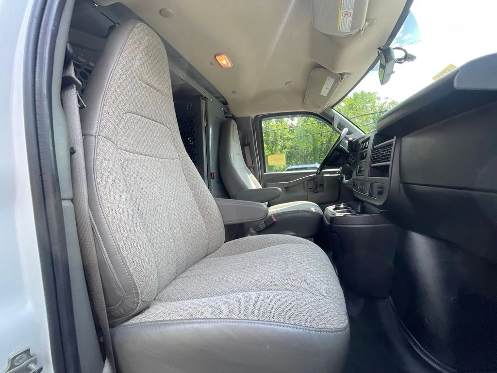 Used 2023 White GMC Work Van image 15