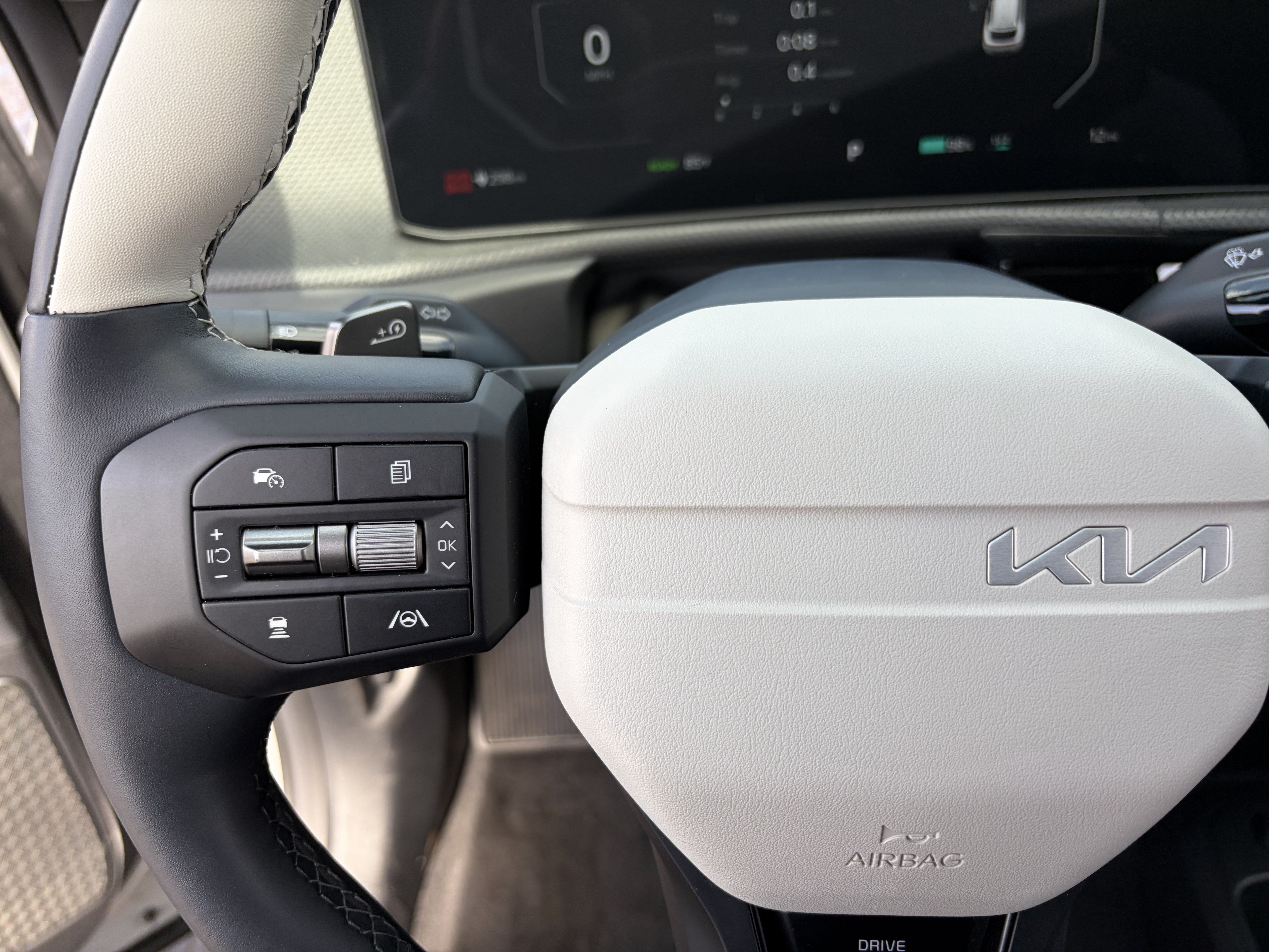 New 2026 Wolf Gray Kia GT-LINE image 22