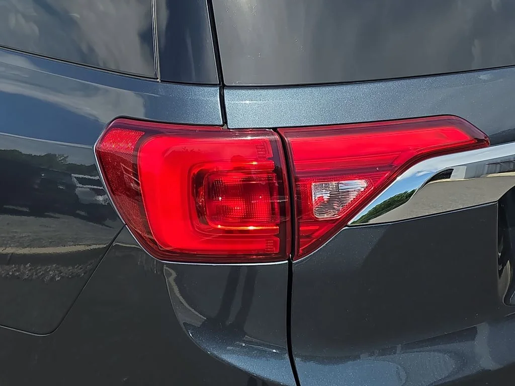Used 2019 Dark Sky Metallic GMC SLE-2 image 33