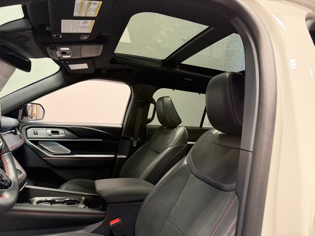 Used 2025 Star White Ford ST image 17