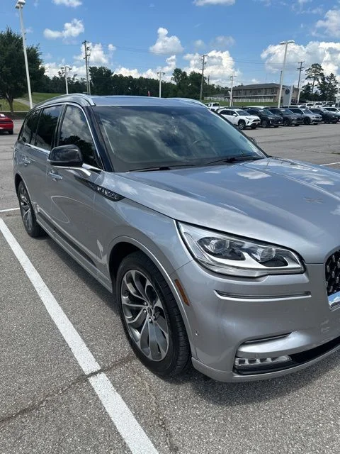 Used 2022 Silver Lincoln Grand Touring image 7