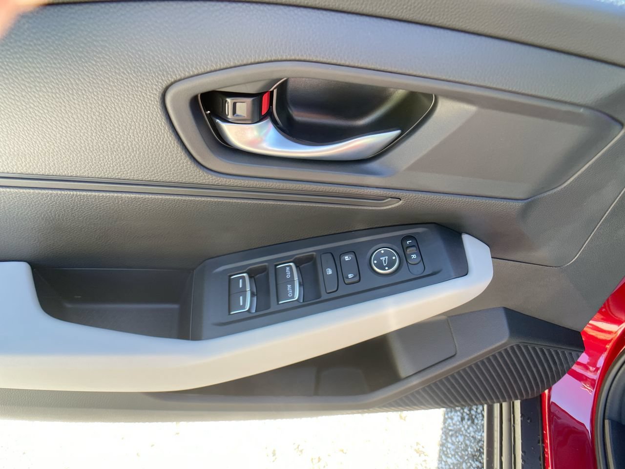 2025 Honda Accord LX - Photo 12