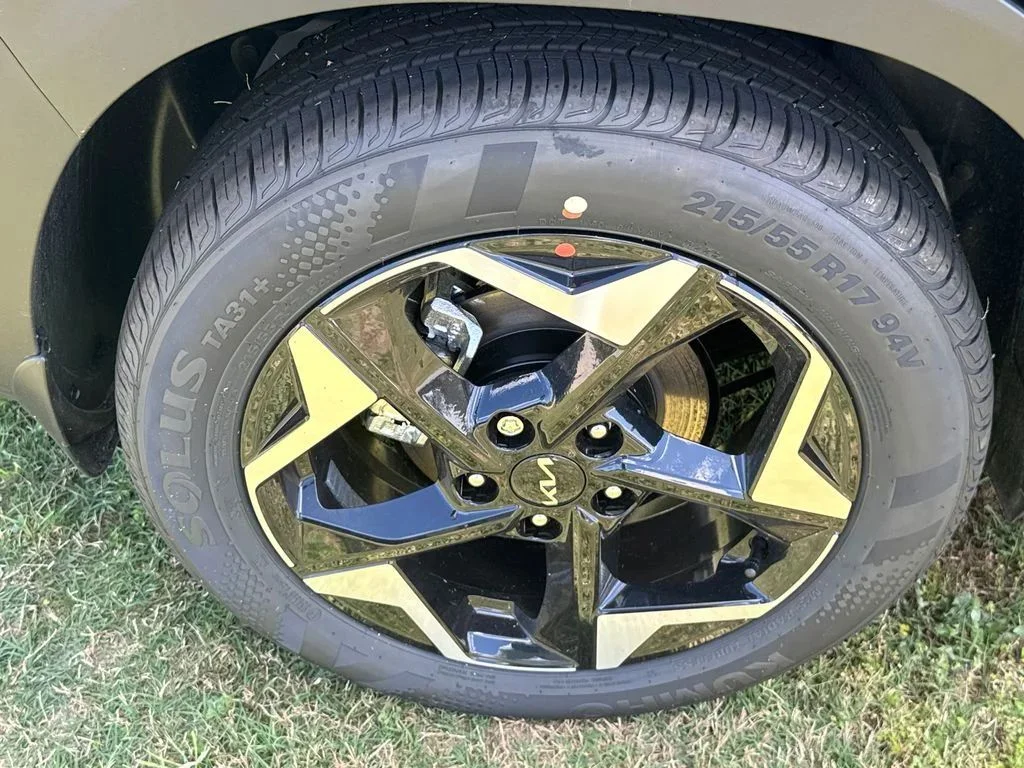 New 2026 Gray Kia S image 17