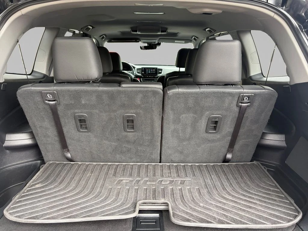Used 2019  Honda Touring image 15