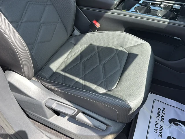 Used 2024 Gray Volkswagen 2.0T SE w/Technology image 18