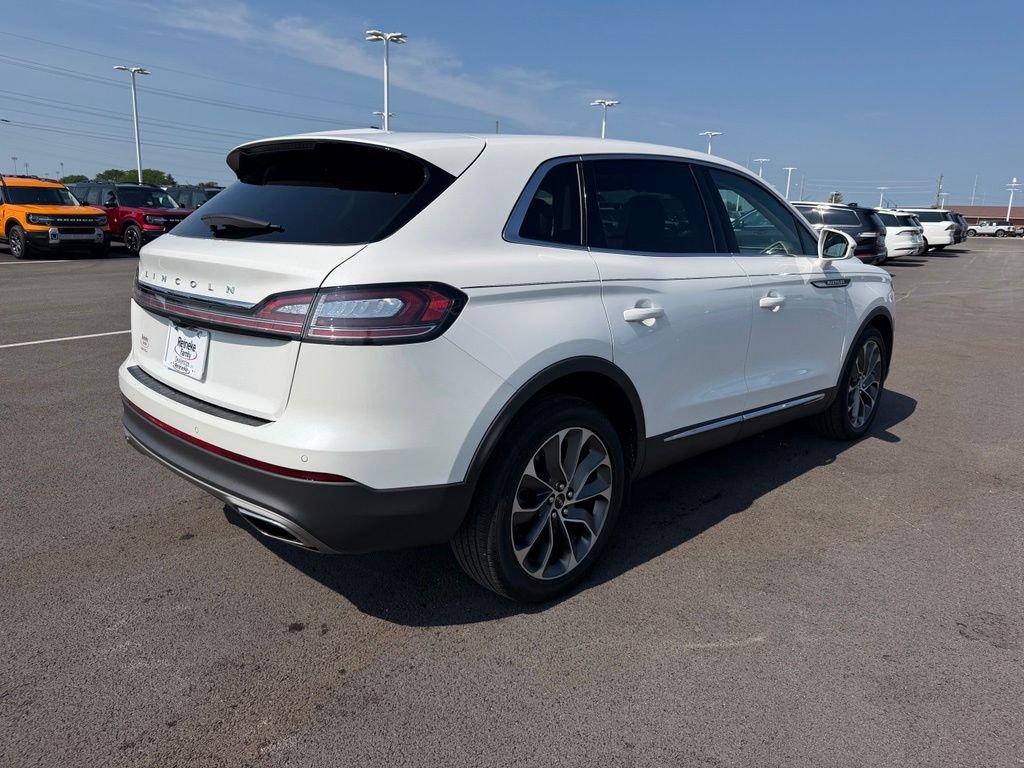 Used 2023 White Lincoln Reserve image 5