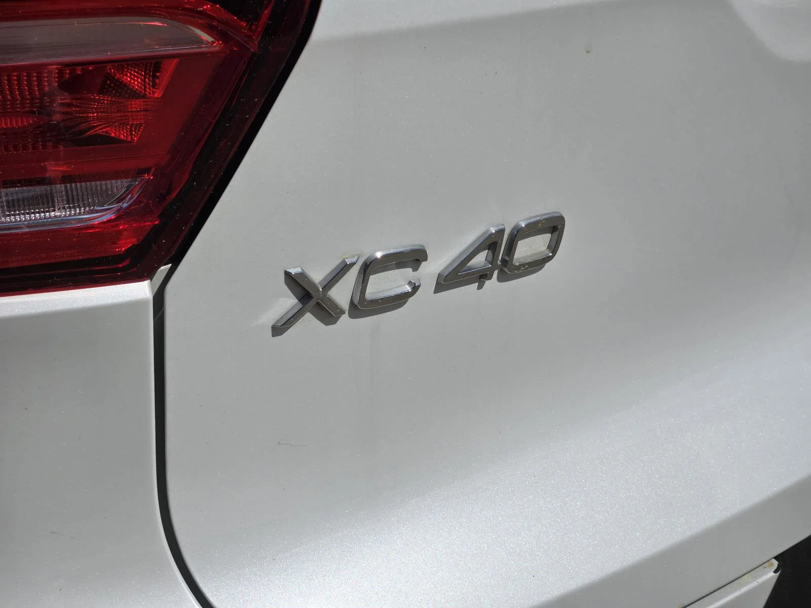 Used 2023 Crystal White Volvo Ultimate Bright Theme image 8