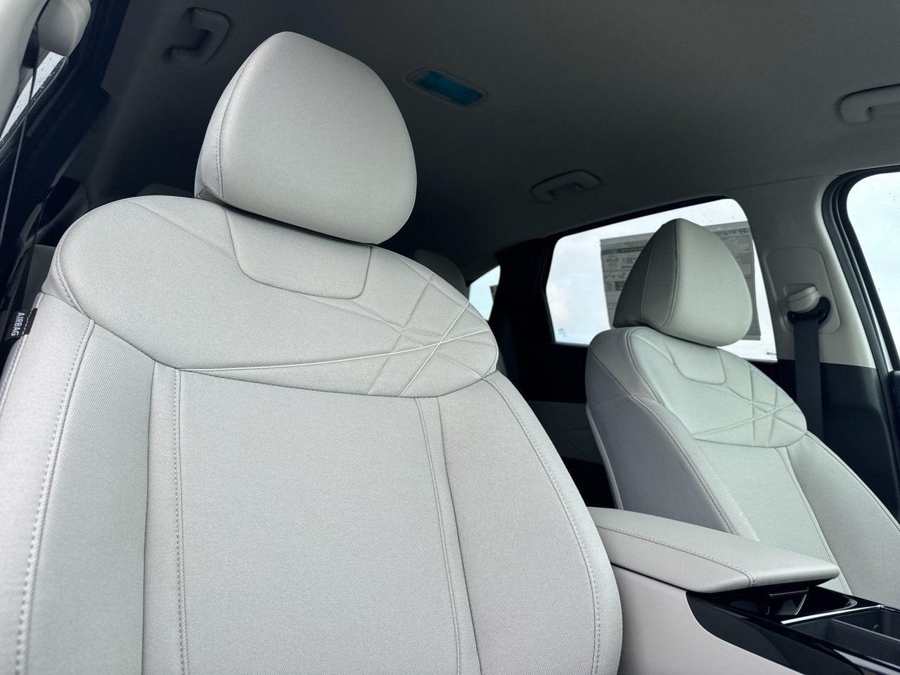 New 2025 Silver Hyundai SEL image 16