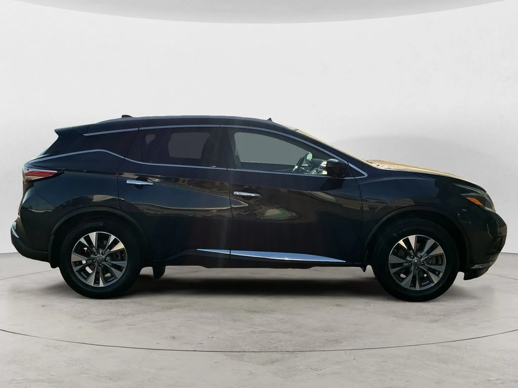 Used 2018 Blue Nissan SL image 7