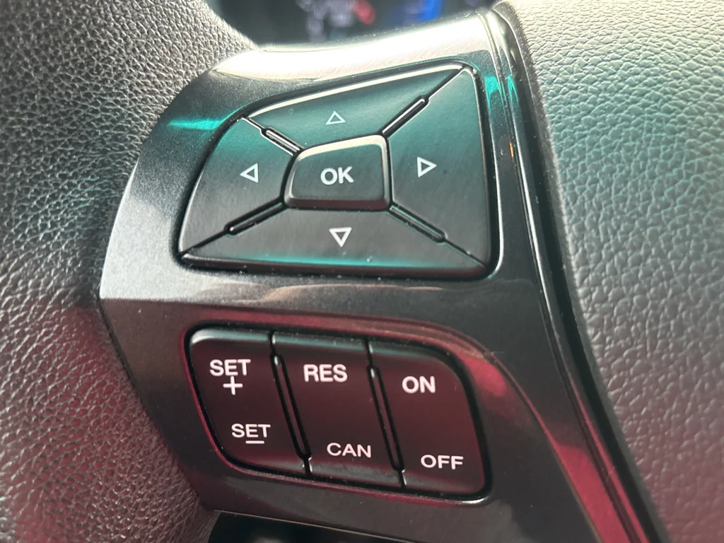 Used 2017 White Platinum Tri-Coat Metallic Ford XLT image 16