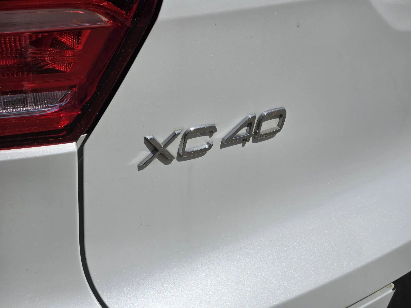 Used 2023 Crystal White Volvo Ultimate Bright Theme image 8