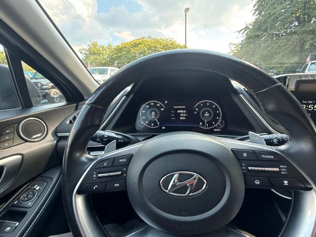 Used 2022 Gray Hyundai Limited image 18