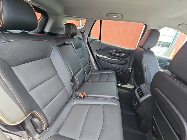 Used 2022 Desert Sand Metallic GMC AT4 image 30
