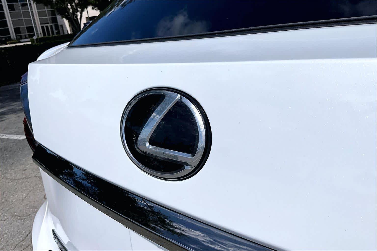 Used 2022 Ultra White Lexus F SPORT Handling image 31