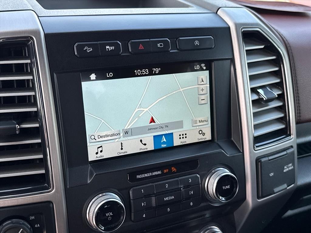 Used 2018 White Platinum Metallic Tri-Coat Ford Platinum image 22