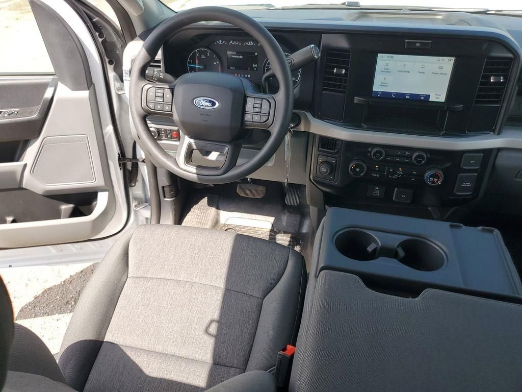 New 2026 Oxford White Ford F-550® XL image 27