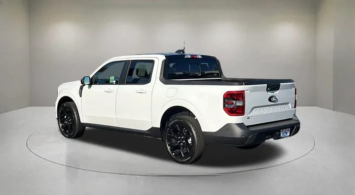 New 2026 Oxford White Ford Lariat® image 5