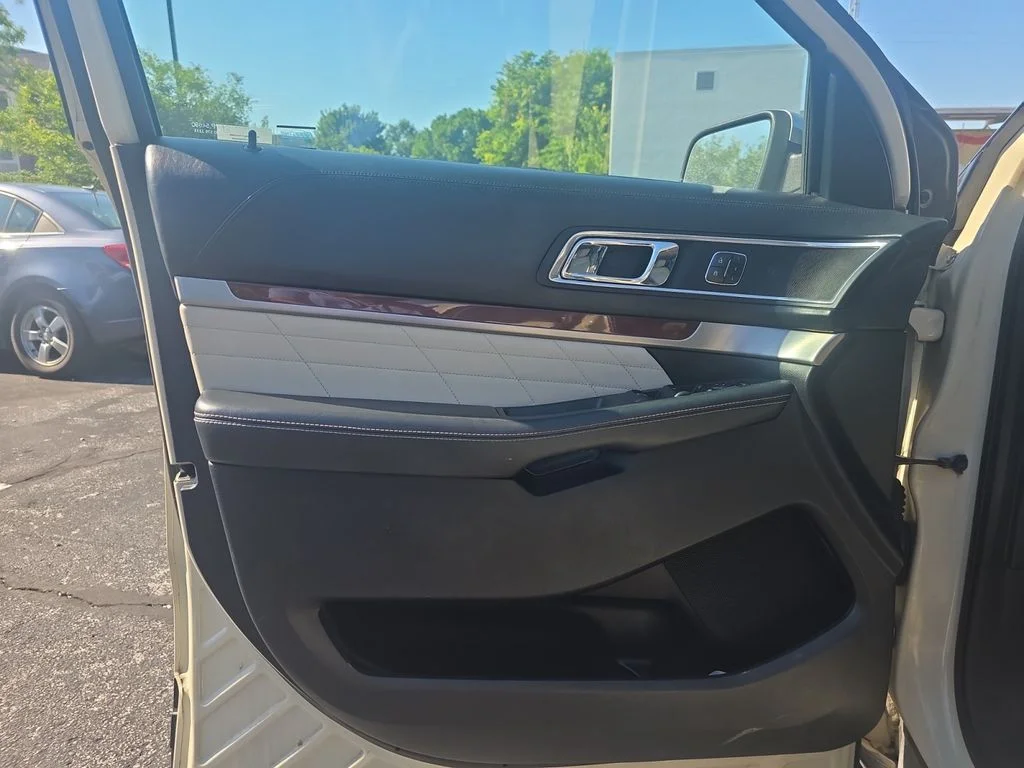 Used 2018 Silver Ford Platinum image 12
