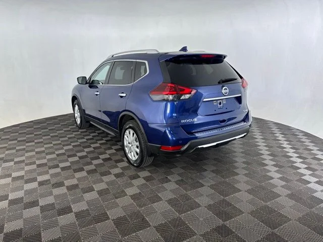 Used 2020 Blue Nissan SV image 7