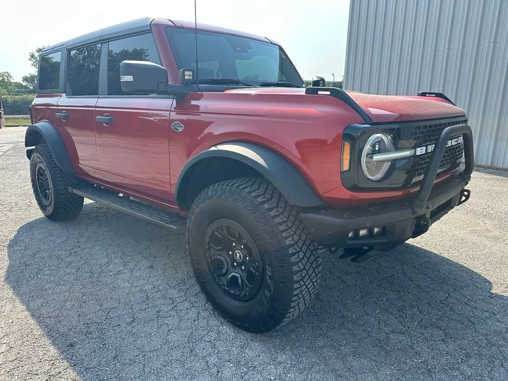 Used 2022 Red Ford Wildtrak image 3