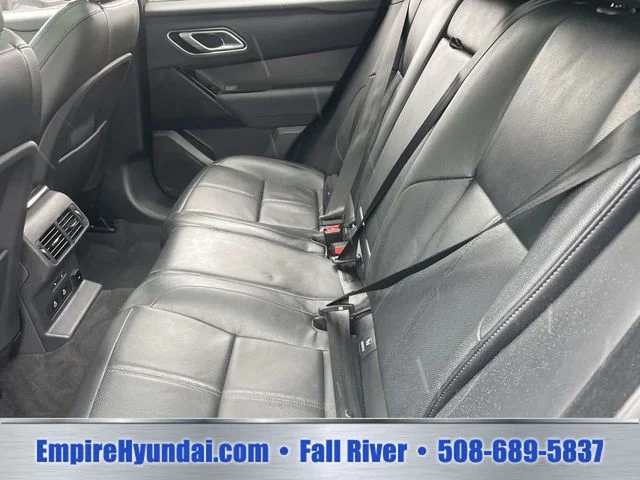 Used 2025  Land Rover Dynamic SE image 15