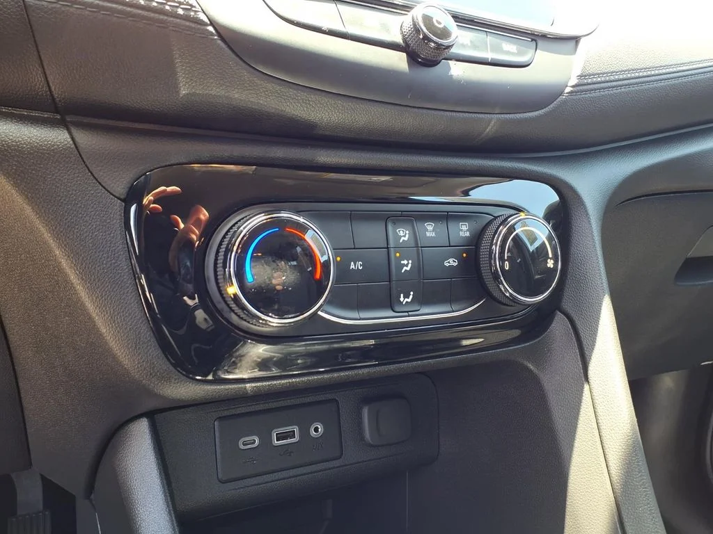 Used 2023 White Buick Preferred image 20