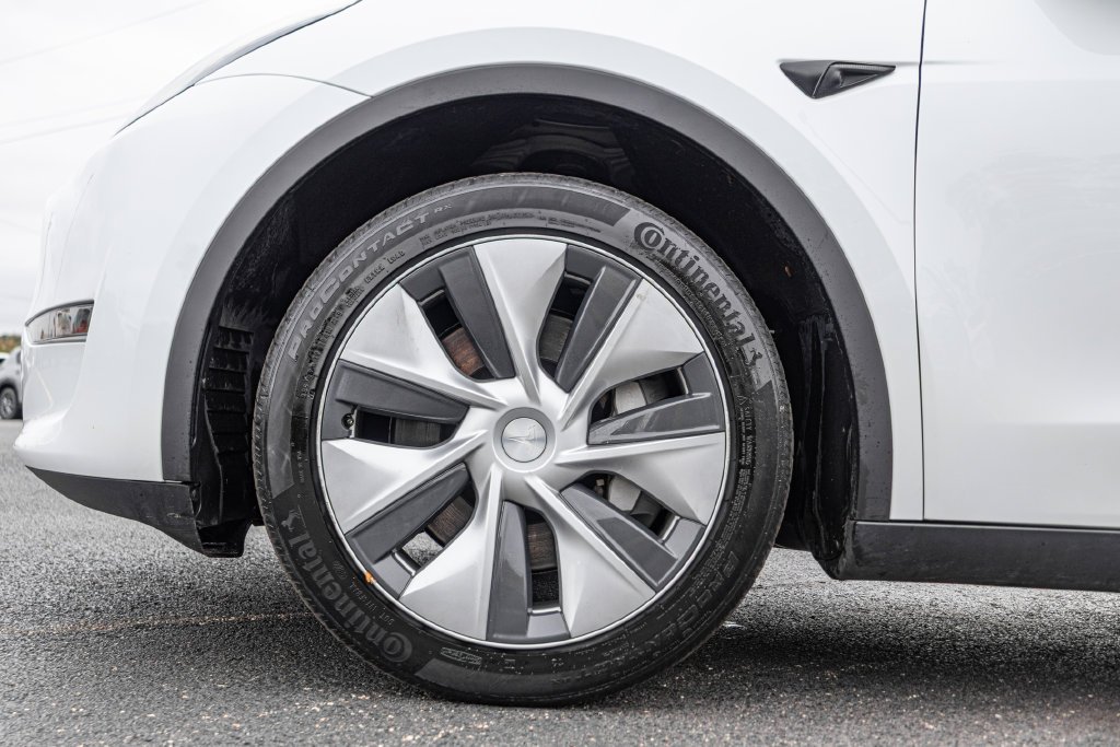 Used 2023  Tesla Long Range image 34