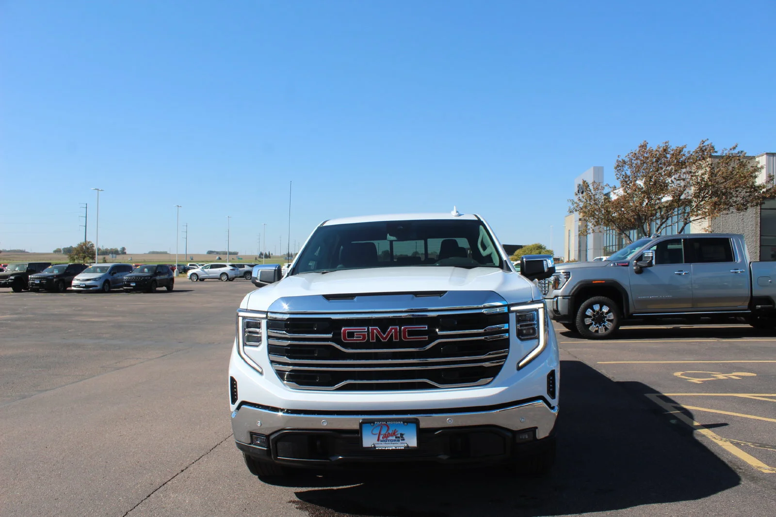 2026 GMC Sierra 1500 SLT - Photo 6