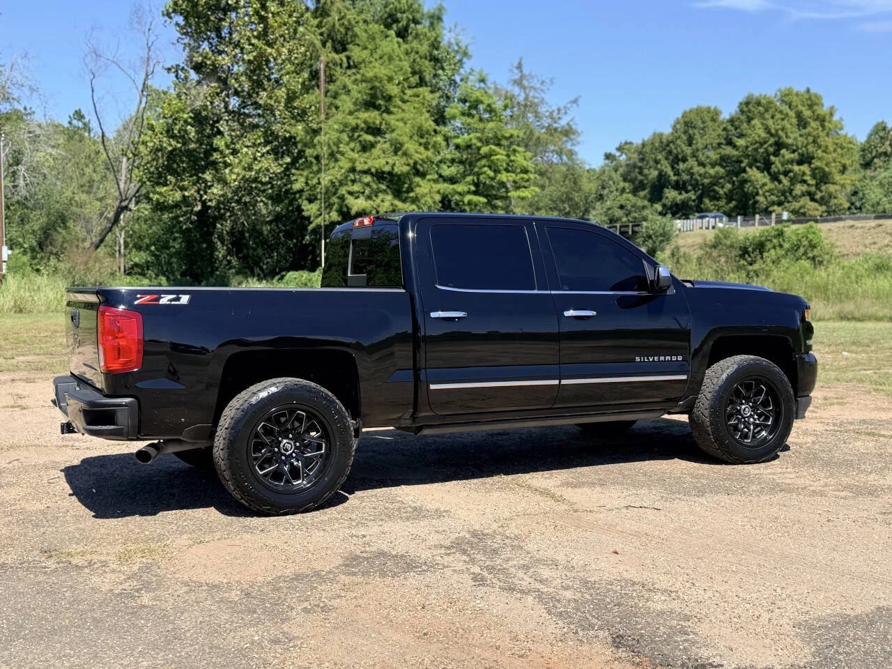 Used 2018 Black Chevrolet LTZ Z71 4x4 4dr Crew Cab 5.8 ft. SB image 7