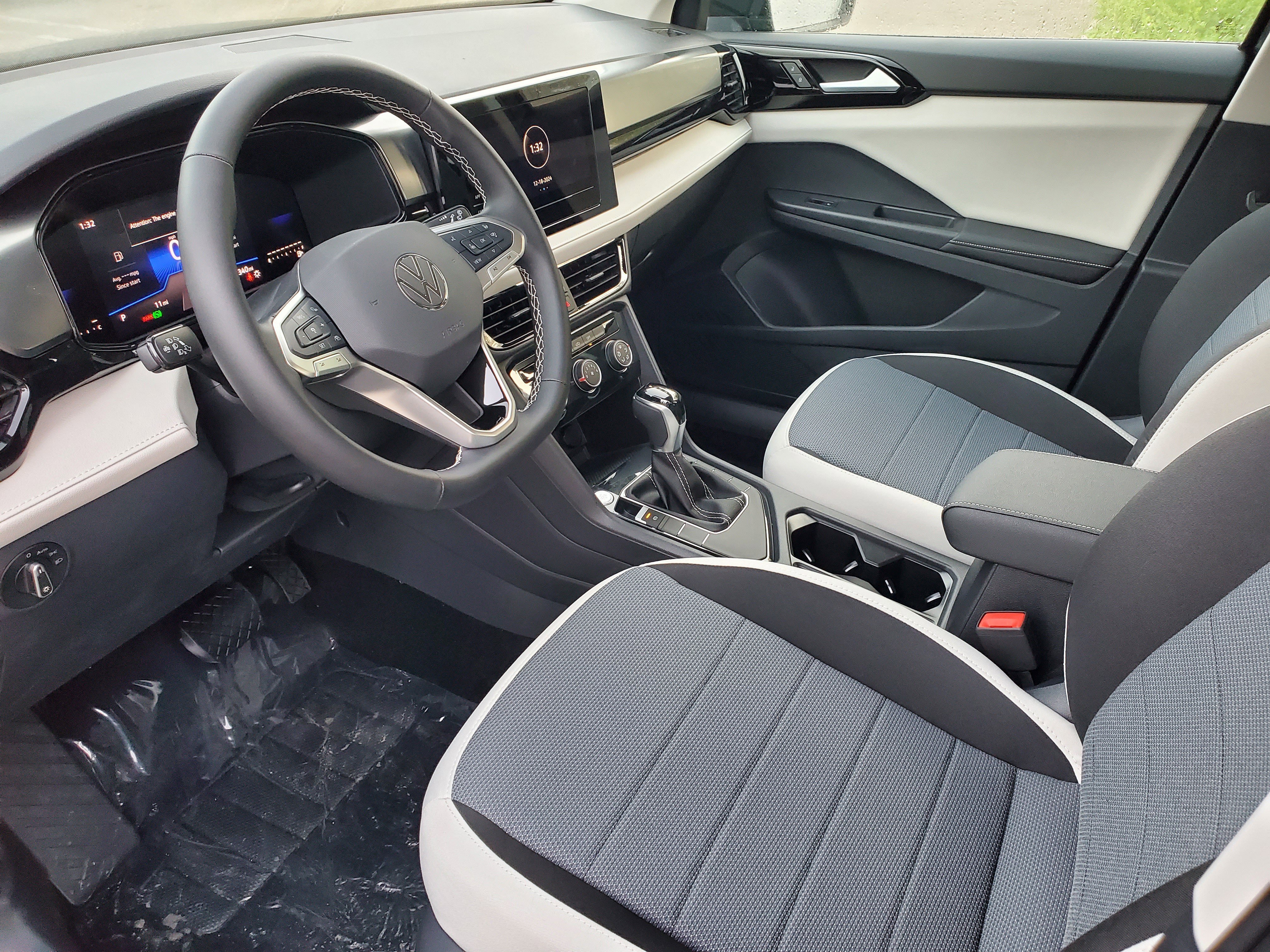 New 2026 Black Volkswagen 1.5T S image 7