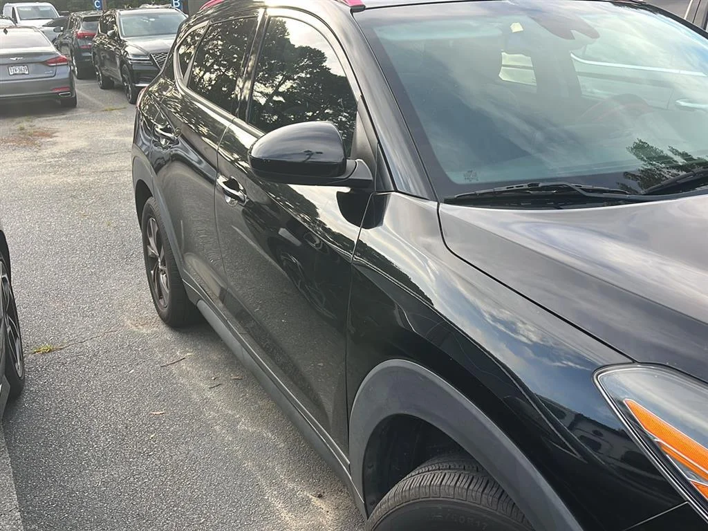 Used 2020 Black Noir Pearl Hyundai Value image 2