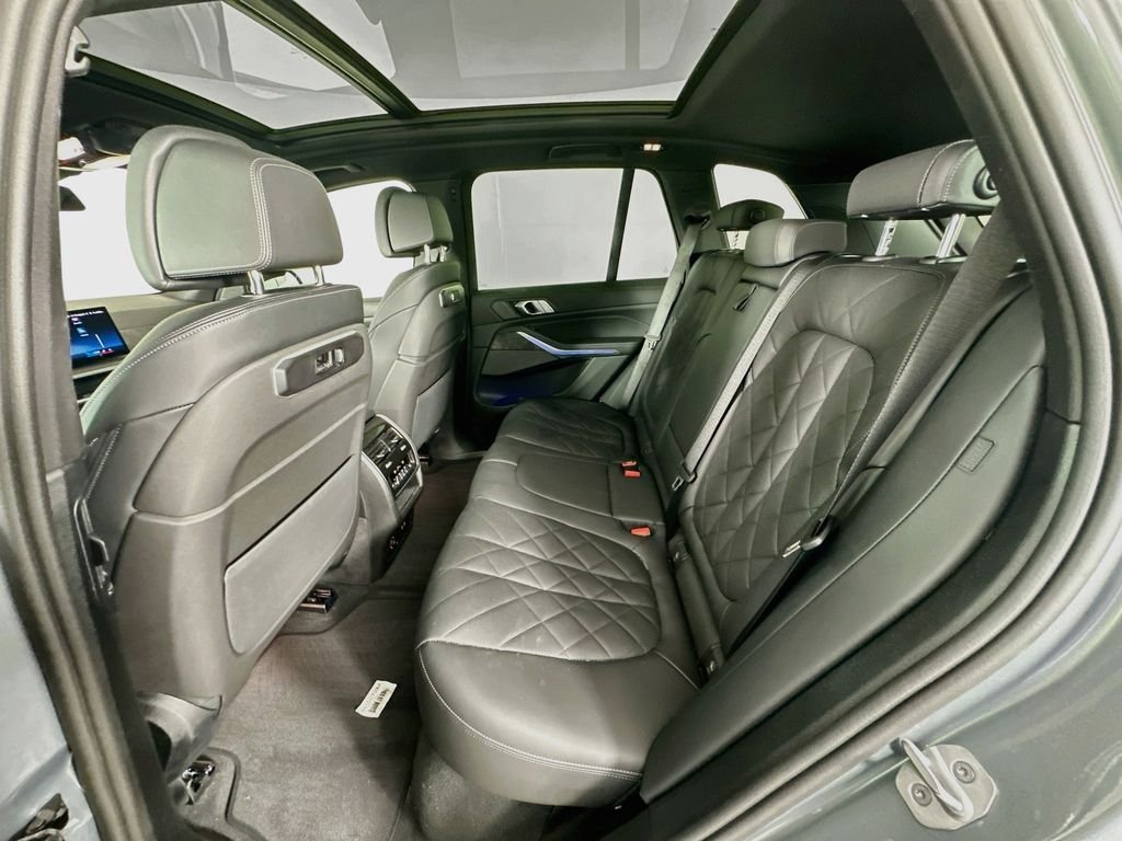 Used 2025 Gray BMW sDrive40i image 25