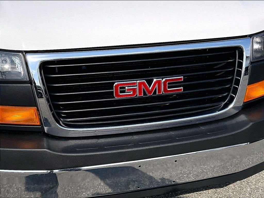 Used 2025 White GMC Work Van image 29