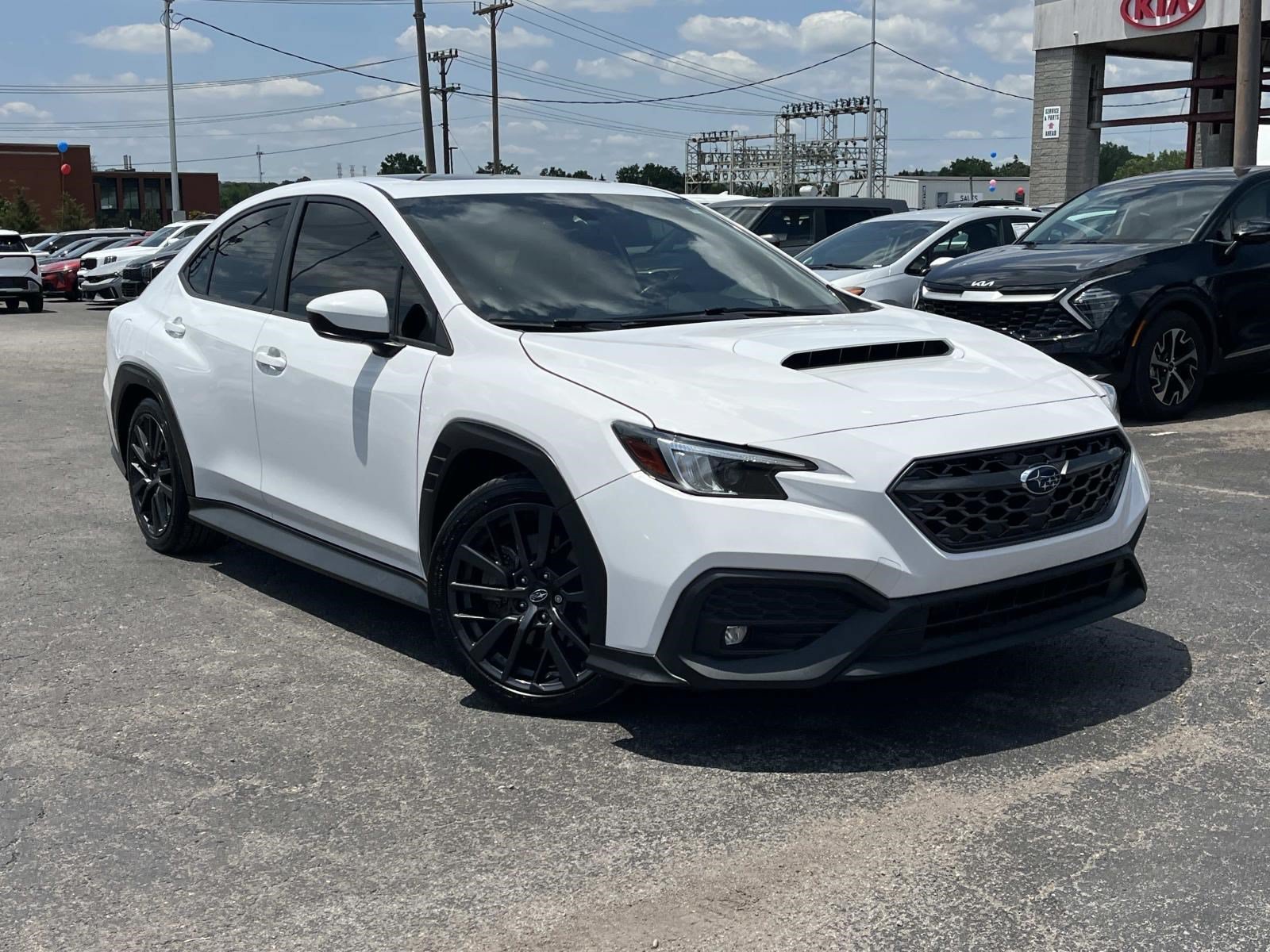 Used 2022 Ceramic White Subaru Premium image 1