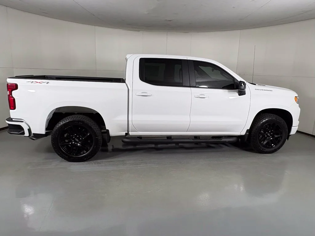 New 2026 Summit White Chevrolet RST image 11