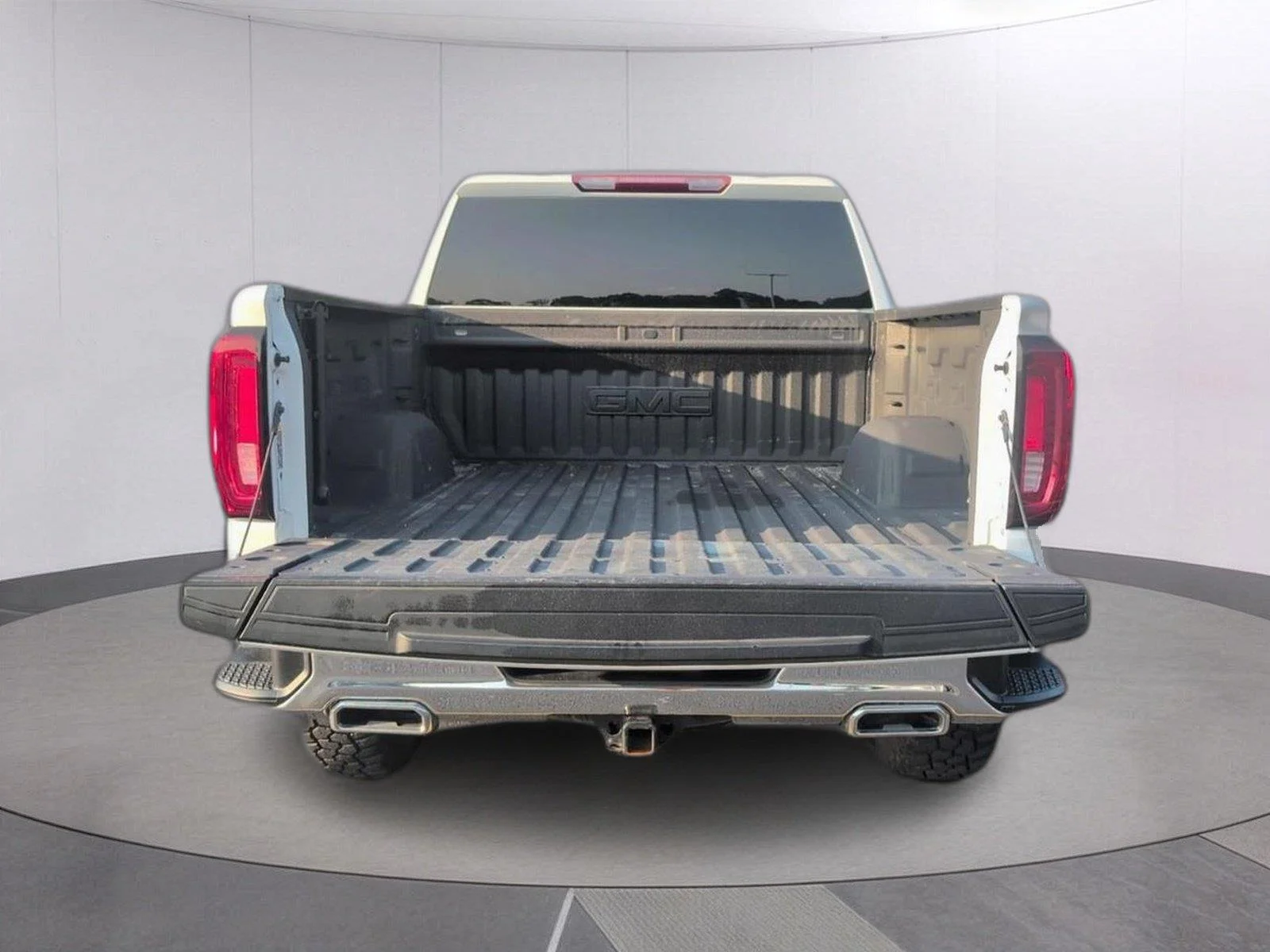 Used 2023 SUMMIT WHITE GMC SLT image 5