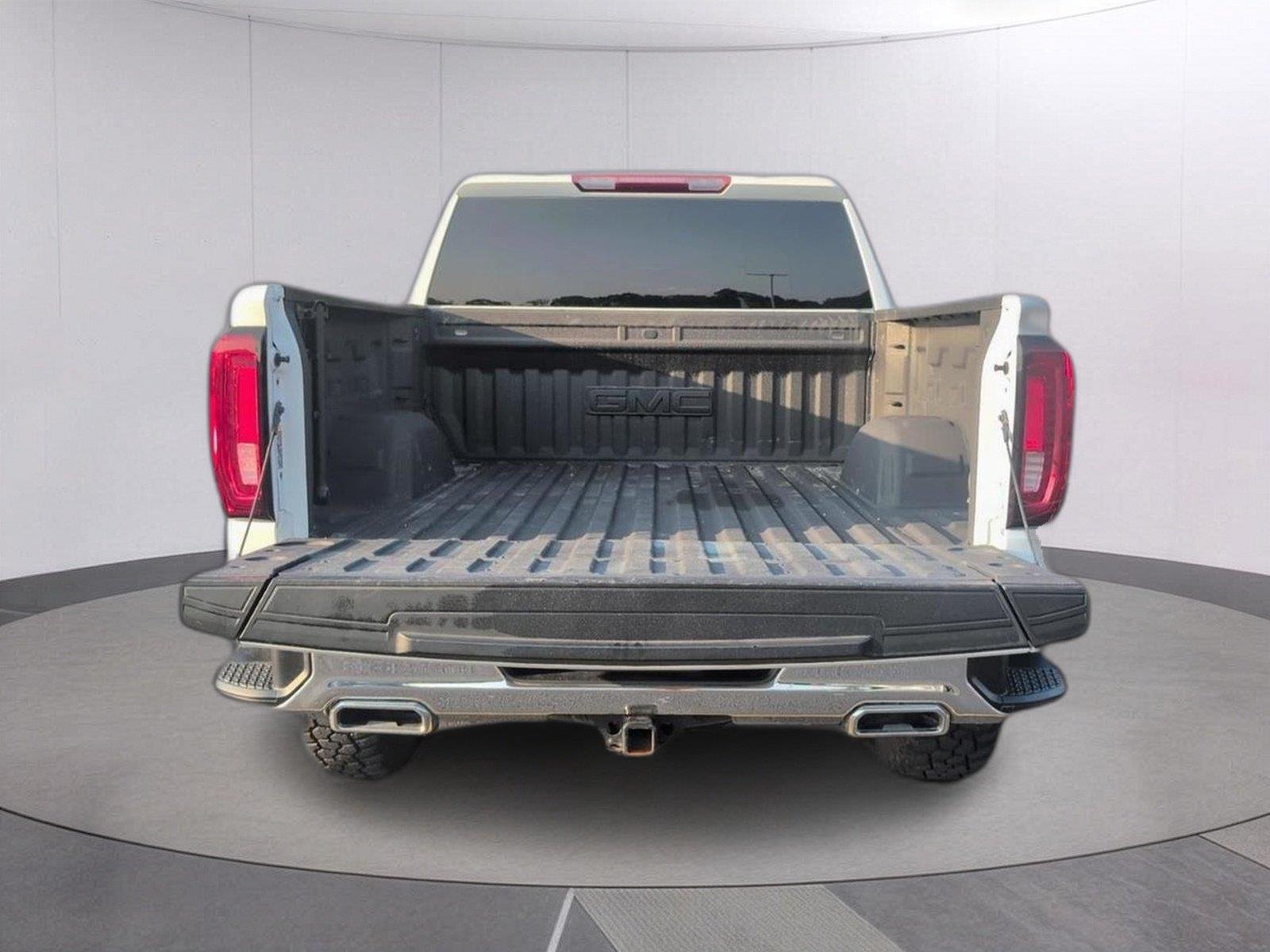 Used 2023 SUMMIT WHITE GMC SLT image 5