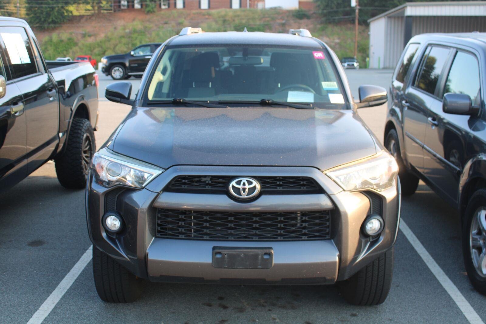 Used 2017 Magnetic Gray Metallic Toyota SR5 image 2