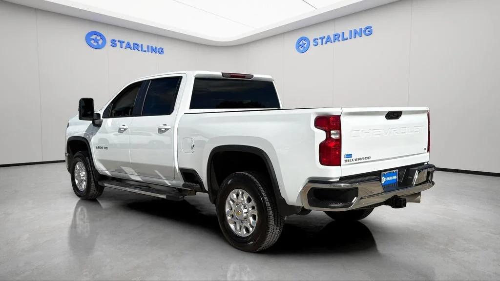 Used 2026 Summit White Chevrolet LT image 14
