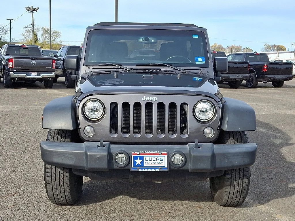 Used 2018 Gray Jeep Sport S 4x4 image 4