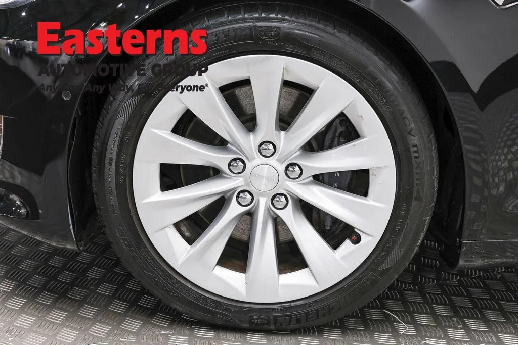 Used 2018 Black Tesla 75D image 26